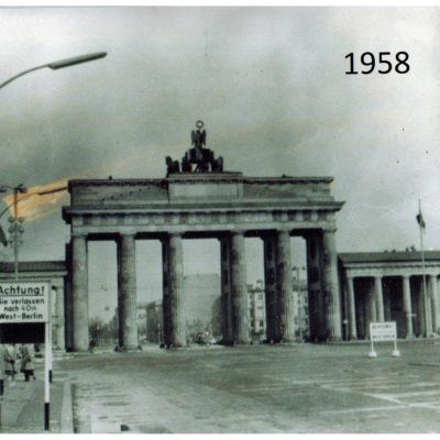 The Brandenburg gate, seen from the Western side.