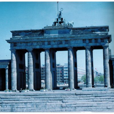 The Brandenburg gate, with the second generation of the wall.